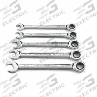 GEARWRENCH Combination Ratcheting Wrench Set: Alloy Steel, Full Polish Chrome, 5 Tools, Std (MPN 93005). Key specifications — attr309581: Full Polish Chrome; attr309580: Alloy Steel; attr309571: No; attr309583: No; attr309587: Yes; attr324931: GEARWRENCH.