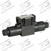 CHIEF Hydraulic Directional Valve: 12 gpm Max Flow Rate, D03 NFPA Size, Three Positions, Tank, Tank (MPN DO3S-2C-12D-35). Key specifications — attr1018253: CHIEF; attr1018274: D03; attr1018283: Tank; attr1018249: DO3S-2C-12D-35.