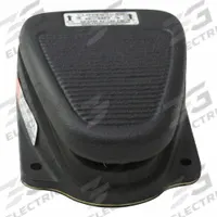 LINEMASTER Foot Switch: AirVal Clipper Series, 1 Pedals, 4-Way, Momentary (MPN 4C-30F2-S). Key specifications — Series: AirVal Clipper; Brand: LINEMASTER; Foot Guard Included: No Guard Included; Switch Action: Momentary; Switch Type: 4-Way.