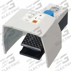 SIEMENS Foot Switch: 3SE2 Series, 1 Pedals, Momentary, 2NO/2NC, 4.92 ft Cord Lg (MPN 3SE29243AA20). Key specifications — Switch Action: Momentary; Foot Guard Included: Guard Included; Brand: SIEMENS; Series: 3SE2; Power Source: Electrically Corded.