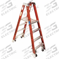 WERNER Twin Platform Stepladder: 4 ft Ladder Size, Fiberglass, 300 lb Load Capacity, 37 lb Wt (MPN PT7404-4C). Key specifications — Brand: WERNER; Included Features: Casters.