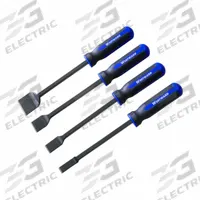WESTWARD Gasket Scraper: Bld. Mat. Carbon Steel, Hdl. Mat. Plastic, Stiff, Straight Bld. Shape (MPN 832FA2). Key specifications — attr1004902: WESTWARD; attr1012057: Half; attr1014703: Plastic; attr1017570: Standard End; attr1029655: Straight; attr1034073: Bevel/ Offset.