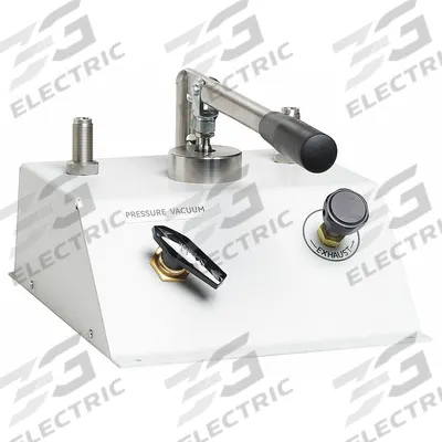FLUKE Comparison Test Pump Kit: Pneumatic Deadweight Tester, NIST, Battery, Carrying Case/Gauge - Pneumatic Comparison Test Pumps