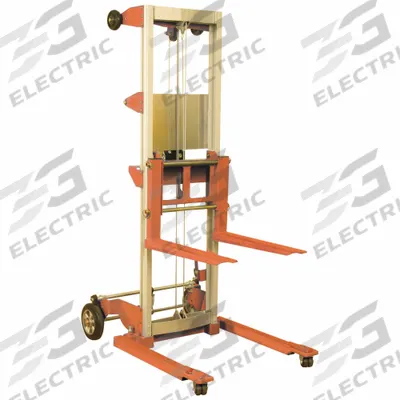 WESCO Winch Lift: 350 lb, 22 1/2 in L x 4 in W Fork, 43 in L x 29 in W x 68 in H Overall Dim - Straddle Stackers