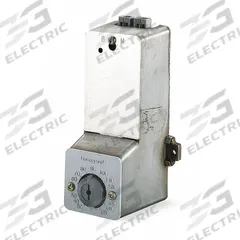 HONEYWELL Pneumatic Temperature Limit Control: 30°F to 150°F, Direct, Vertical, 4.92 ft (MPN LP920A1039/U). Key specifications — Pneumatic Thermostat Type: Remote-Bulb Sensor; Temperature Control Range: 30°F to 150°F; Number of Pipes/Air Flow Output: 2 Pipes, High Volume; Thermostat Action: Direct; Mounting Direction/Capillary Length: Vertical, 4.92 ft; Brand: HONEYWELL.