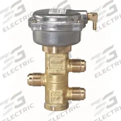 SIEMENS 3-Way Pilot Valve: SAE Flare, 1/2 in Port Size, Normally Closed/Normally Open (MPN 656-0009). Key specifications — Brand: SIEMENS; Manufacturer Part Number: 656-0009; Includes: Actuator Included; Product Type: 3-Way Mixing Valve; Valve Action: Normally Closed; Port Configuration: SAE Flare.