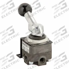 ENERPAC Hydraulic Directional Valve: 4.5 gpm Max Flow Rate, Three Positions, #4 SAE O-Ring Boss, VMT (MPN VMTD001). Key specifications — attr1018253: ENERPAC; attr1018249: VMTD001; attr1018300: Manual; attr1018289: VMT; attr1416406: #4 SAE O-Ring Boss.