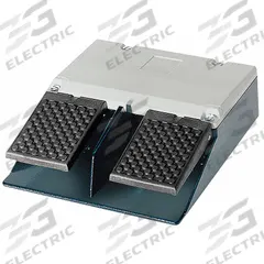 SIEMENS Foot Switch: 3SE2 Series, 2 Pedals, Momentary, 2NO/2NC, 4.92 ft Cord Lg (MPN 3SE29321AB20). Key specifications — Switch Action: Momentary; Foot Guard Included: No Guard Included; Brand: SIEMENS; Series: 3SE2; Power Source: Electrically Corded.