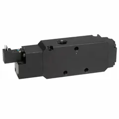 This Parker B7 Series pilot-operated inline air control valve is a three-way, two-position, remote pilot, spool-type valve with non-locking pilot return operation. It is designed for use in pneumatic control circuits to direct or block air flow in industrial automation, material handling, and process control applications.