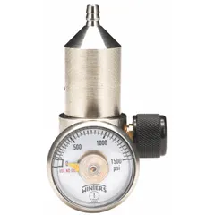 Brass gas regulator with CGA C10 connection and maximum flow rate of 0.25 lpm. Used to control gas flow from calibration cylinders during portable gas detector calibration in industrial safety applications.