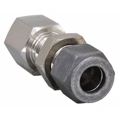 This single-ferrule stainless steel fitting connects 1/4 in OD tubing to a 1/8 in FNPT threaded port. Part of the CPI™ series, it is used in instrumentation, hydraulic, and pneumatic systems requiring leak-free sealing and corrosion resistance.