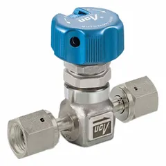 This 1/4 in manual diaphragm valve is constructed from 316L stainless steel with a chromium cobalt nickel diaphragm. Rated for 225 psi CWP, it complies with SEMI F20-0305 standards for ultra-high-purity applications. Suitable for handling high-purity gases and chemicals in semiconductor, pharmaceutical, and analytical process lines.