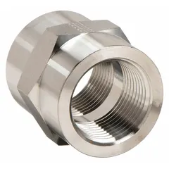 This straight pipe fitting is designed for extreme pressure instrumentation systems, connecting two pipes or tubes in a straight line. Made from 316 stainless steel, it accommodates 3/4 in x 3/4 in pipe sizes and has a maximum operating pressure of 4,300 psi. Typical applications include hydraulic, pneumatic, and process control systems requiring high-pressure integrity.