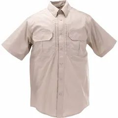 This men's tactical work shirt is made of polyester with a button front and short sleeves. Suitable for fieldwork, security, or maintenance roles where durable and breathable apparel is required.
