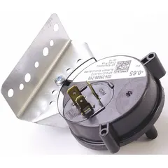 This single pressure control monitors and regulates refrigerant pressure in HVACR systems. It opens or closes electrical contacts at preset pressure limits to protect compressors and other components. Suitable for use in commercial refrigeration and air conditioning applications.