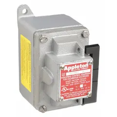 Rocker-arm control station with maintained action and On/Off legend. Features 4 normally open and 4 normally closed contacts, one rocker arm operator, and a 3/4 in dead-end hub. Used for manual on/off switching of industrial equipment such as conveyors or machinery.