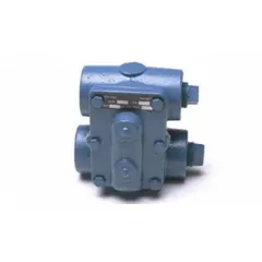 Cast iron H-pattern float and thermostatic steam trap with 1 1/2 in FNPT connection, rated for 7,600 lb/hr maximum capacity and 15 psi maximum operating pressure. Designed for horizontal installation, it automatically drains condensate from steam lines while preventing steam loss in heating systems, process steam mains, and heat exchangers.