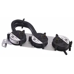 This single pressure control is a replacement component for HVACR systems. It regulates refrigerant pressure by opening or closing electrical contacts at set thresholds, helping to protect compressors and other system components. Typical applications include chillers, air handlers, and refrigeration units.