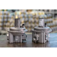 Low pressure regulators with optional filter. The R… type products are pressure regulators for gaseous media, suitable for all types of gas consuming systems. RF is a regulator with an integrated 30-micron filtering element. All models are equipped with compensation diaphragm to assure high accuracy and are designed to perform lock-up function. Max inlet pressure 500 mbar outlet pressure 8..260 mbar* Accuracy: class A (*) depending on spring