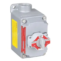 Maintained-action selector switch control station with Hand/Off/Auto legend. Provides two normally-open and two normally-closed contacts. Suitable for manual selection of machine operating modes in industrial control applications.