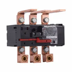 Three-phase electronic overload relay, NEMA Size 4, rated 45 A to 135 A at 600V AC. Provides overcurrent and phase-loss protection for motors without requiring thermal units. Compatible with 9065 Motor Logic Solid State Overload Relays contactor series. Used in industrial motor control centers and applications such as pumps and conveyors.