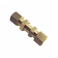 This standard sleeve brass compression fitting connects two 18 mm OD tubes in a compression-to-compression configuration. Suitable for pneumatic, hydraulic, and fluid-handling systems requiring a secure, leak-free joint