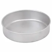 This 8-inch round cake pan is made of uncoated aluminized steel with a solid, closed-bead design. Suitable for baking round cakes in commercial and institutional kitchens, it provides even heat distribution for consistent results