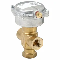 This Siemens 3-way zone valve features 1/2 in female NPT connections and spring return actuation for fail-safe positioning. It is used in HVAC and industrial fluid systems to mix or divert flow in zone control, reheat coils, and temperature regulation loops requiring modulating control.