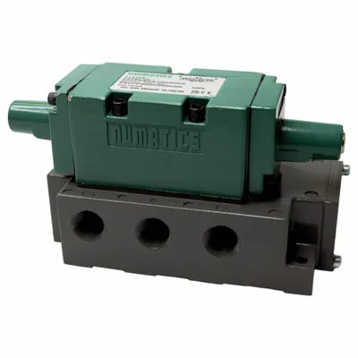 NUMATICS Pilot Air Control Valve: Remote Pilot, Four-Way / Three-Position - Numatics Mark 55 Directional Control Valves