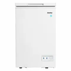 This DANBY chest freezer offers 3.5 cu ft of storage capacity in a white finish. It is Energy Star compliant and supports up to 5.9 cu ft. Suitable for long-term frozen food storage in commercial kitchens, laboratories, and break rooms.