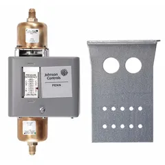This differential pressure control features a single-pole double-throw (SPDT) switch that opens or closes on both rise and fall of pressure. It is rated for 240V AC, has automatic reset, and a 1.5 psi differential pressure setting. Commonly used in HVAC and refrigeration systems to monitor and control differential pressure, protecting equipment such as pumps and compressors.