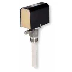 Paddle-type insertion flow switch for liquids, suitable for pipe sizes from 1-1/4 in to 16 in. Brass body with 1-1/4 in NPT connection and SPDT switch. Contact rating: 22.2 A at 240V (locked rotor). Used to detect flow or no-flow conditions in piping systems.