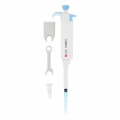 Manual fixed-volume single-channel pipettor with a maximum capacity of 500 µL and accuracy of 0.3%. Light blue finish. Suitable for precise liquid handling tasks such as sample preparation, reagent dispensing, and serial dilutions in laboratory environments.