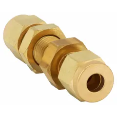This single-ferrule brass compression fitting union joins two 3/8 in OD tubes with compression connections on both ends. Suitable for industrial fluid and gas systems requiring leak-free tube connections.