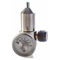 Brass gas regulator with CGA 600 connection and maximum flow rate of 0.1 lpm. Used to control gas flow from calibration gas cylinders during portable gas detector calibration in industrial safety applications.