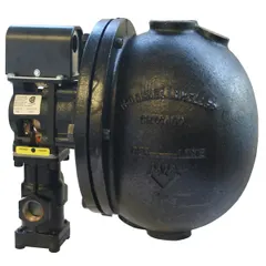 For low pressure steam and hot water boilers larger than 5,000 sq. ft. (465m 2 ) capacity with cold water feed Quick-change replaceable cartridge valve and...