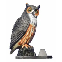 This plastic owl decoy mimics a predator to deter pigeons and sparrows from roosting or nesting in areas up to 400 sq ft. Suitable for outdoor use in commercial or industrial settings, it provides a non-chemical, no-power solution for bird control.