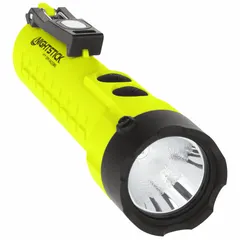 This safety-rated flashlight delivers 300 lumens with a 187-meter beam and 14-hour runtime at maximum brightness. It operates on 3 AA batteries. Suitable for inspections, maintenance, and emergency response in industrial and outdoor environments.