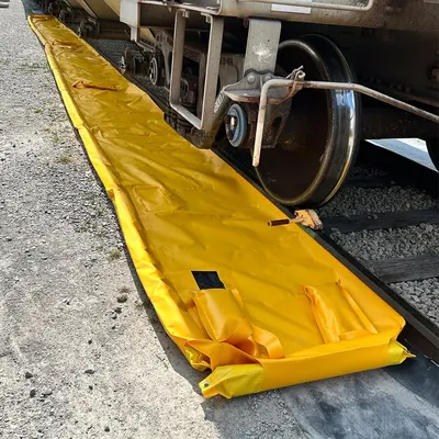 ENPAC Pellet Deflector: Pellet Deflector, 20 ft x 56 in x 4 in, 232 gal Spill Capacity - Railroad Track Berms