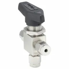 This Parker three-way ball valve features a 316 stainless steel body and a lever handle. It has an L flow pattern with a standard port ball port. Typical applications include diverting or mixing flow in industrial fluid systems such as chemical processing and instrumentation.