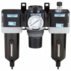 This FRL assembly combines filtration, pressure regulation, and lubrication for compressed air systems. It features 5 micron filtration, 110 cfm flow capacity, and maximum operating pressure of 250 psi. Suitable for preparing air in industrial pneumatic circuits.