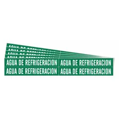 Green adhesive pipe marker with white legend reading 'Agua De Refrigeracion' for identifying cooling water lines. Fits pipe outer diameters from 3/4 to 2-3/8 inches. Supplied in packs of 5 without arrows. Suitable for industrial piping systems requiring color-coded identification per standard conventions.