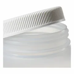 Polycarbonate centrifuge bottle with a 450 mL capacity and 69.5 mm body diameter. Includes a colorless closure. Designed for general-purpose laboratory centrifugation, suitable for separating liquids in clinical, research, and industrial settings.