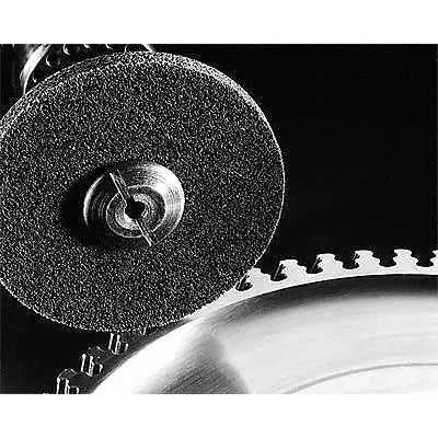 SCOTCH-BRITE Unitized Wheel: 3 in Dia x 1/2 in W, 1/4 in Arbor Hole, Aluminum Oxide - Light Deburring & Finishing Wheels for Carbon Steel & Soft Metals