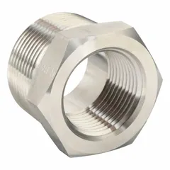 This straight threaded pipe fitting is designed for extreme pressure applications up to 3600 psi. Made from 316 stainless steel, it measures 1 1/4 in x 1 in with a length of 1 15/32 in. Used in high-pressure fluid systems to connect and direct flow.