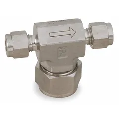 This PARKER double-ferrule stainless steel tee fitting has a 1/4 in OD x 1/4 in OD fitting size with Compression x Compression ends. It is part of the FT Series and compatible with CPI™ fitting brands. Used to create a leak-tight branch connection in tubing systems for instrumentation, hydraulic, and pneumatic applications.