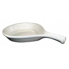 This vitrified stoneware serving skillet in American White is suited for presenting sides, appetizers, or individual entrees in foodservice settings. The 24 oz capacity provides ample portion space, while the vitrified stoneware construction offers durability for repeated use.