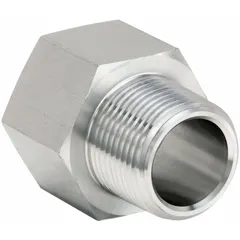 Straight extreme pressure instrumentation pipe fitting for connecting 3/4 in pipes in high-pressure hydraulic and pneumatic systems. Made from 316 stainless steel, with a maximum operating pressure of 4,300 psi and a length of 1 3/8 in.